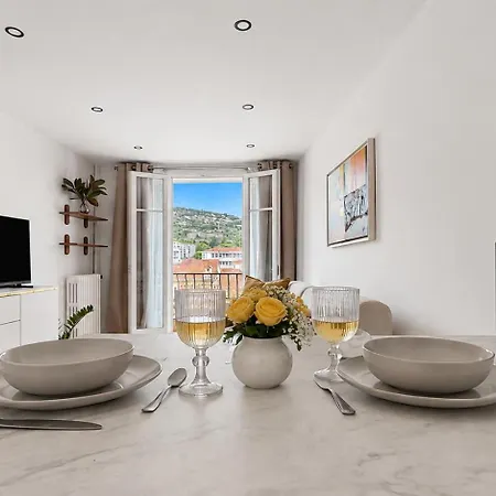アパート Moderne Avec Balcon Et Vue Degagee カンヌ
