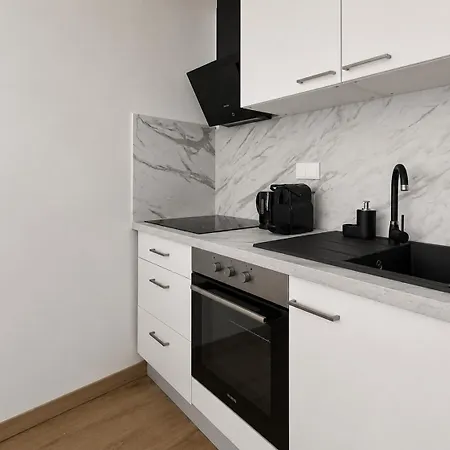 Moderne Avec Balcon Et Vue Degagee カンヌ