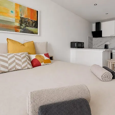 Moderne Avec Balcon Et Vue Degagee アパート
