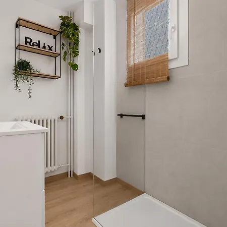 Moderne Avec Balcon Et Vue Degagee アパート