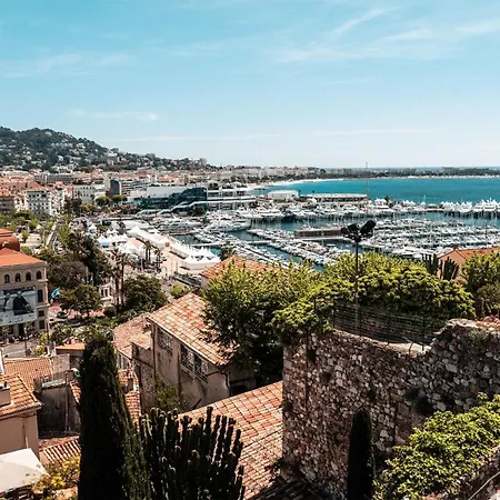 Moderne Avec Balcon Et Vue Degagee * Cannes