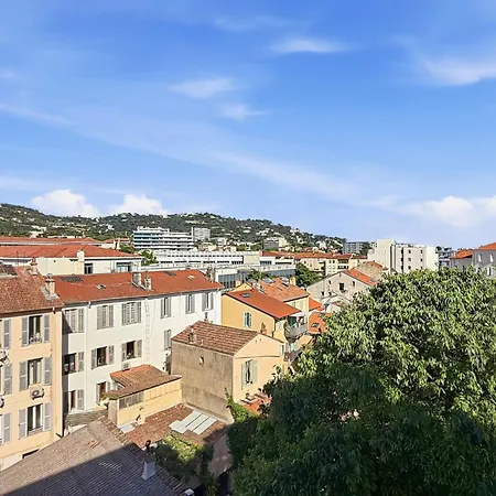 Moderne Avec Balcon Et Vue Degagee アパート